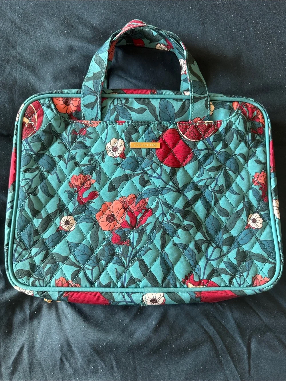 Everfun Travel Toiletry Bag w/ Hanging Hook - excellent preowned condition!